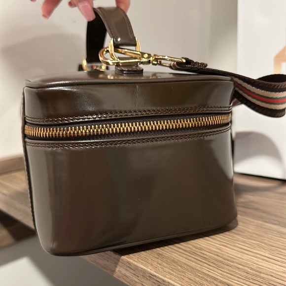 🤎Gucci Patent Leather Vanity Bag 🤎 - Picture 6 of 17